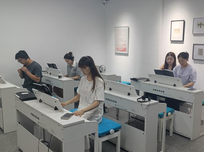 【盘点分析】比较好的成人学商务英语APP有哪些?哪个才是有效果的?_百... 【盘点分析】比较好的成人学商务英语APP有哪些?哪个才是有效果的?_百...